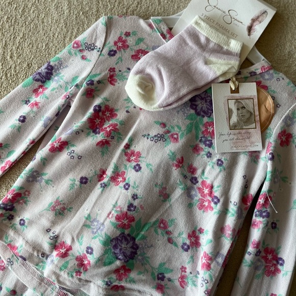 NWT Jessica Simpson Girls 3-Piece Pajama Set with Socks 3T - Picture 4 of 10